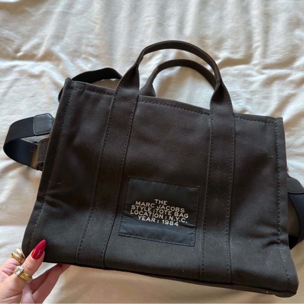 Marc Jacobs Black Tote -Preowned - Picture 3 of 3